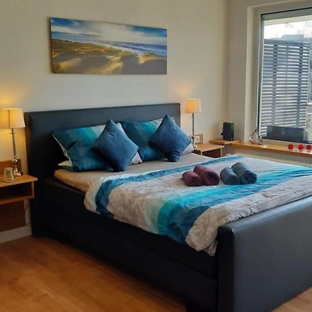 Modern City Apartment With Balcony And Nice Parc View Bremen Eksteriør bilde